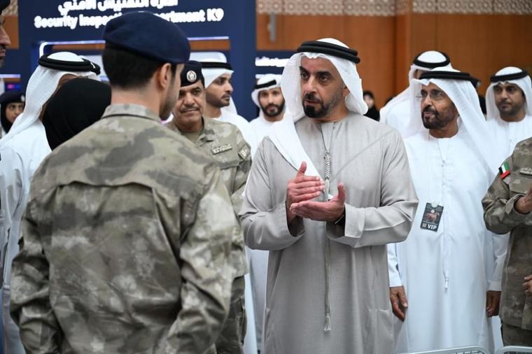 سيف بن زايد يزور منصة شرطة أبوظبي في المعرض الدولي للصيد والفروسية 2026
