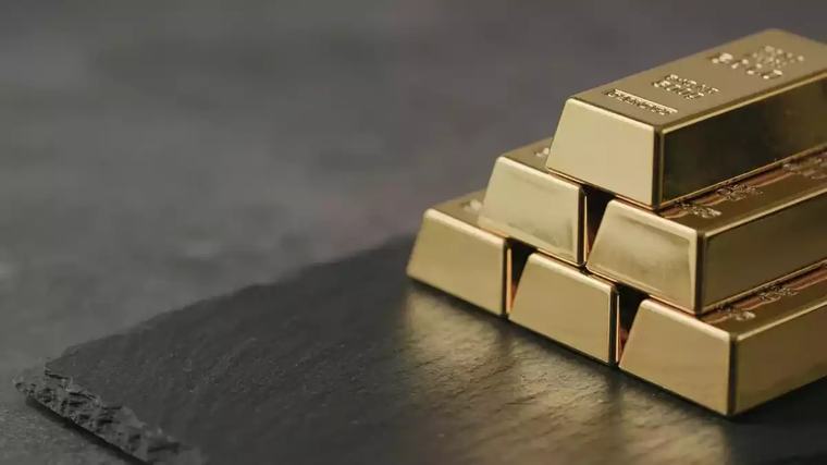 الذهب يواصل مكاسبه ويصعد بنحو 2% إلى 4472.85 دولارًا للأوقية