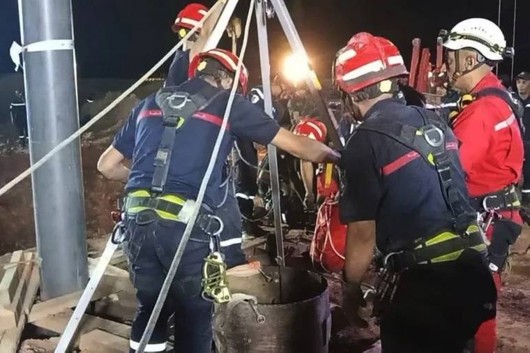 الجزائر.. انتشال الطفل أيوب متوفى بعد 4 أيام من سقوطه داخل بئر