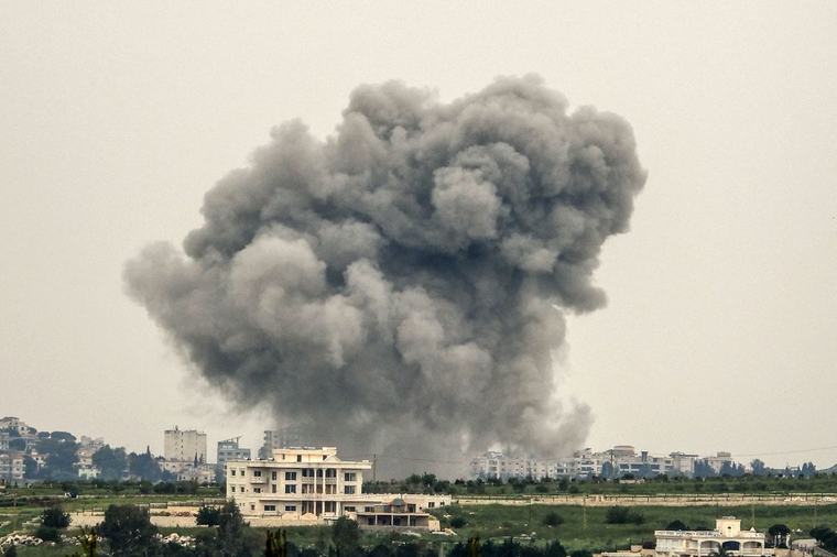 إعلام لبناني: ارتفاع حصيلة الغارة الإسرائيلية على النبطية إلى 3 قتلى